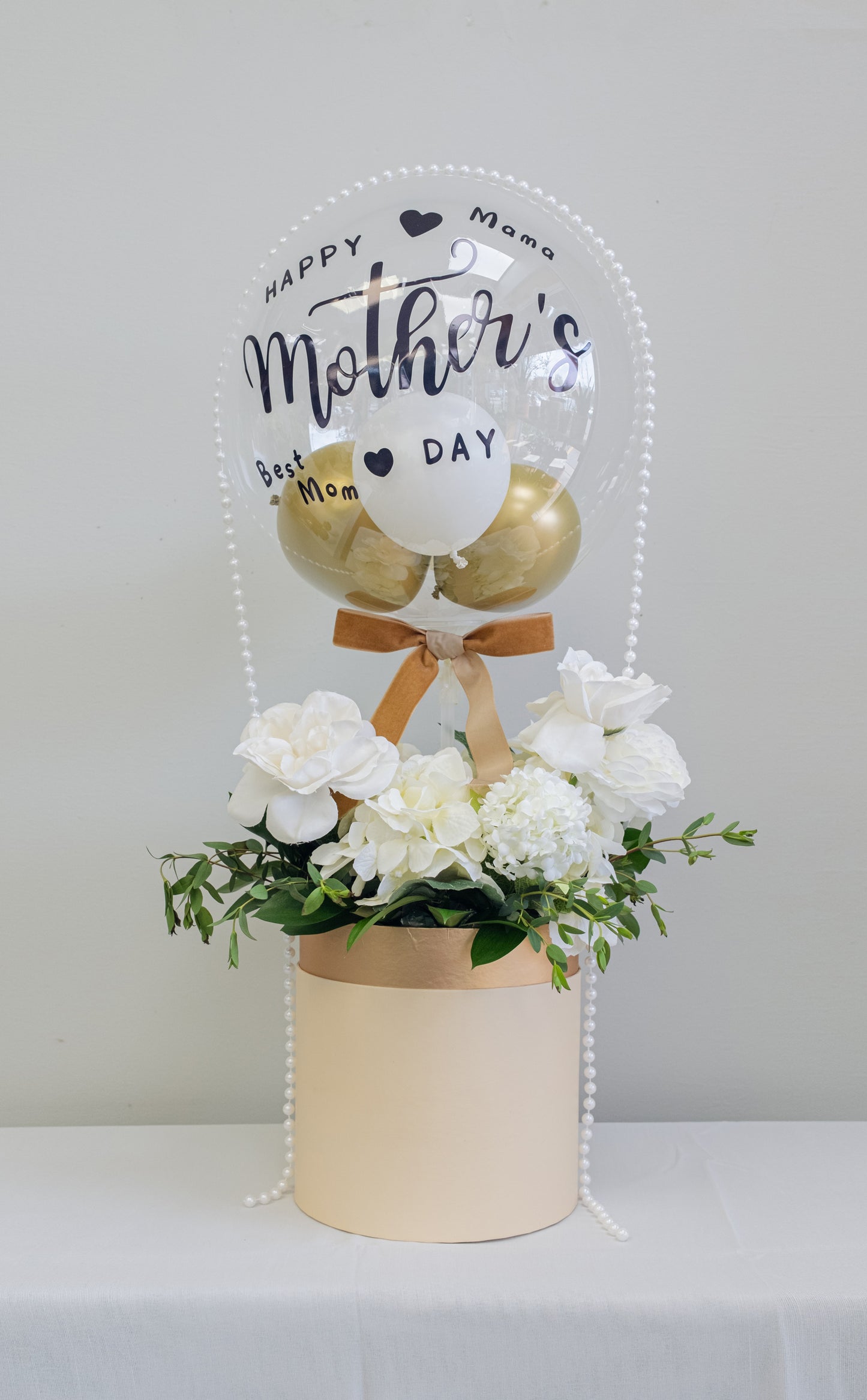 Happy Mother’s Day balloon arrangement
